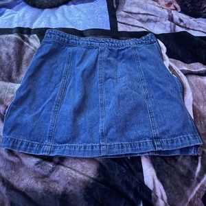 denim skirt. medium.